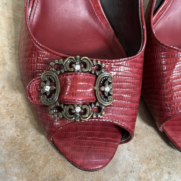 Antonio Melani burgundy pumps - Picture 3 of 4